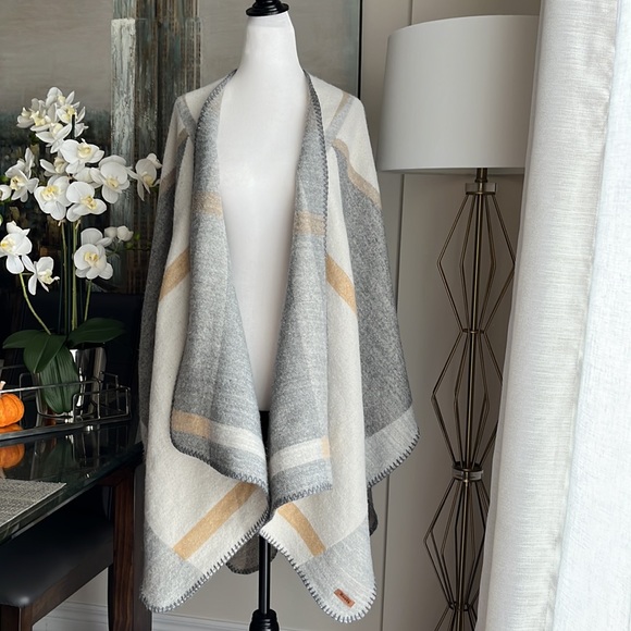 Roots Parksville wrap - Picture 5 of 16